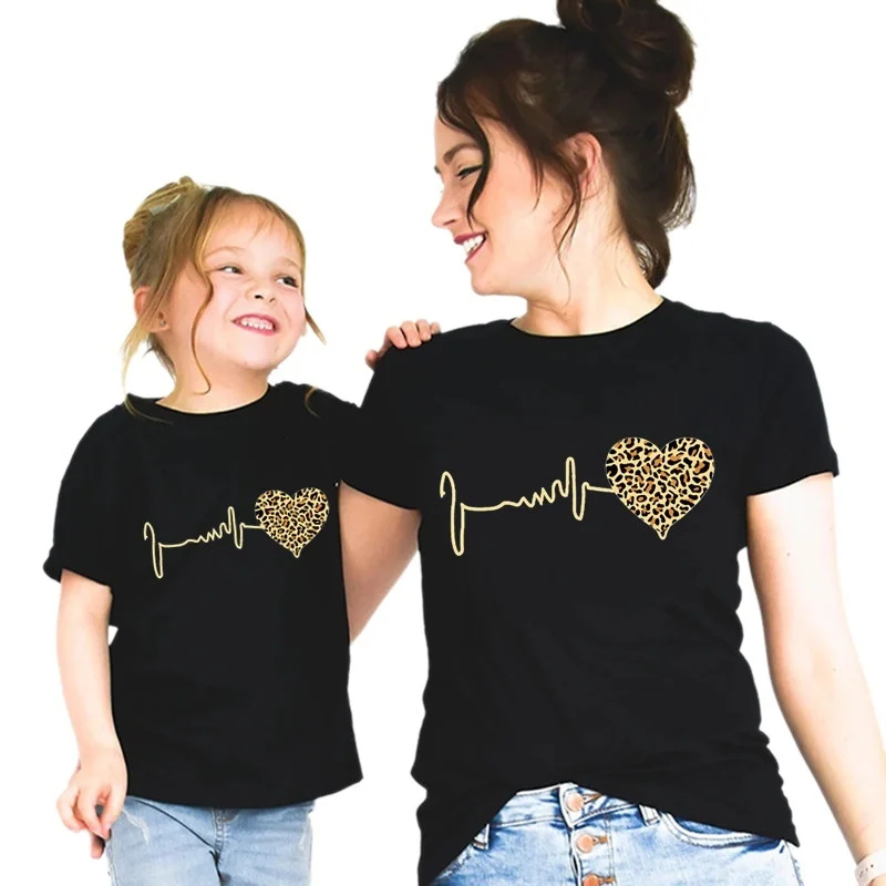 Leopard Heart Family T-shirt M - đánh giá và giá Plant Parent T Shirt
